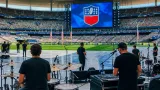 Yseult, première artiste française à chanter au spectacle de mi‑temps d’un match de NFL en France
