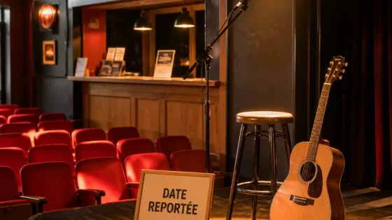 Hugues Aufray reporte son concert de Bressuire au 8 janvier 2027 après une aphonie