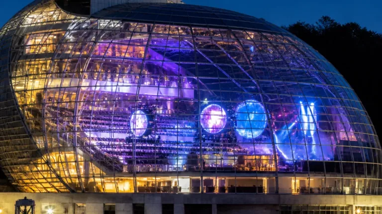 Jean‑Michel Jarre fête les 50 ans d'Oxygène avec trois concerts à la Seine Musicale